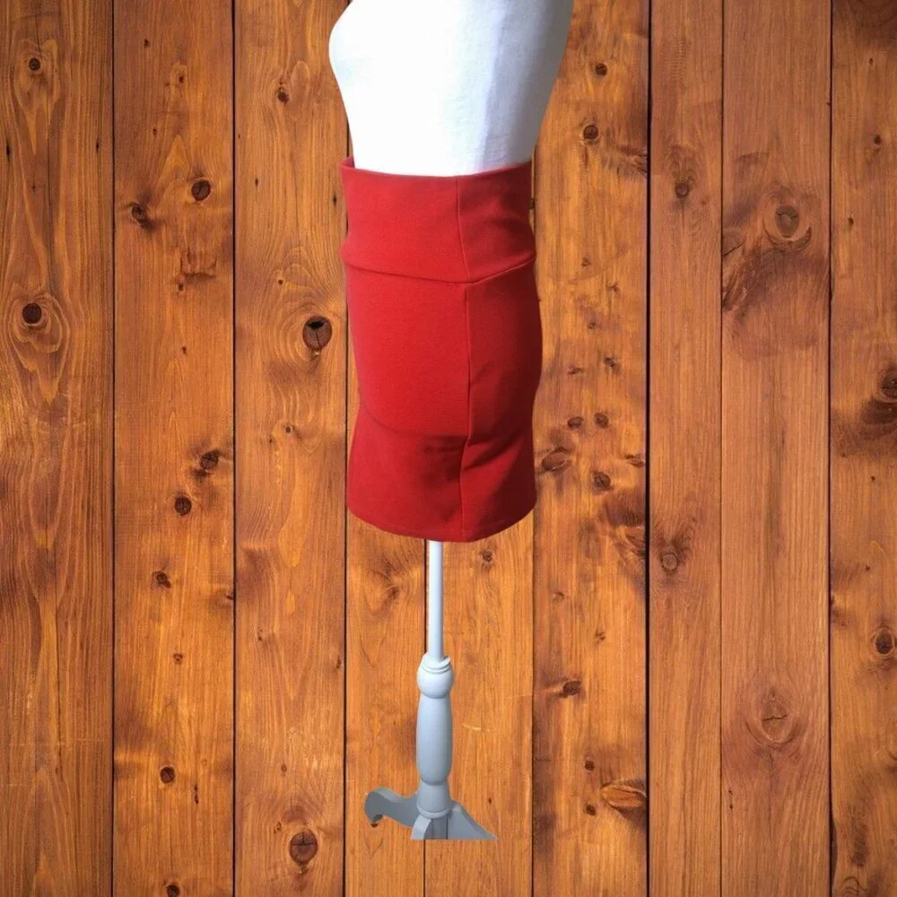 FOREVER 21 JUNIORS SMALL RED STRETCH SHORT PENCIL SKIRT SHEATH COLORFUL